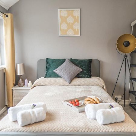 Idyllic 3-Bed House. 5-Min From Channel Tunnel Villa Folkestone Eksteriør billede